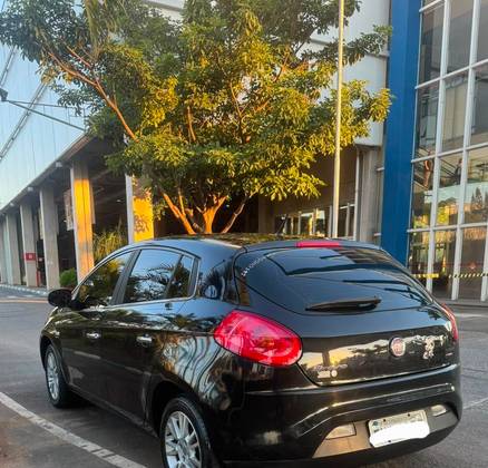 FIAT BRAVO 1.8 ESSENCE 16V FLEX 4P AUTOMATIZADO FIAT BRAVO 1.8 ESSENCE 16V FLEX 4P AUTOMATIZADO